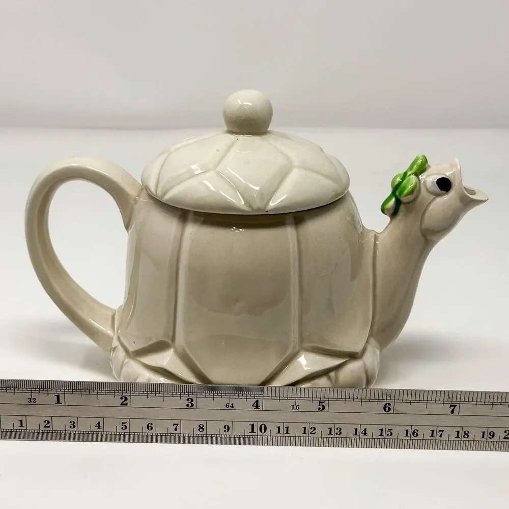 Unbranded vintage ceramic